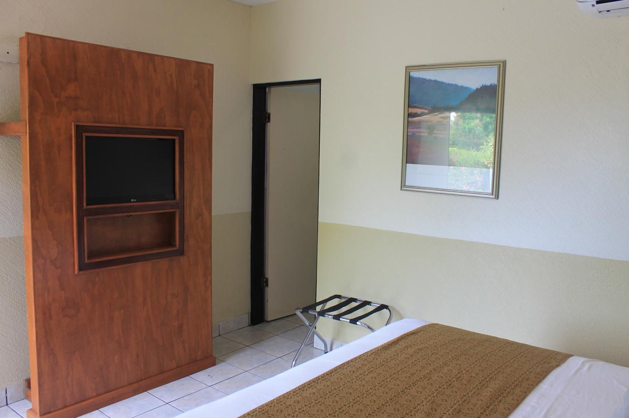Hotel Hacienda Del Viejo ماتاموروس المظهر الخارجي الصورة